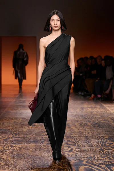 Look 29